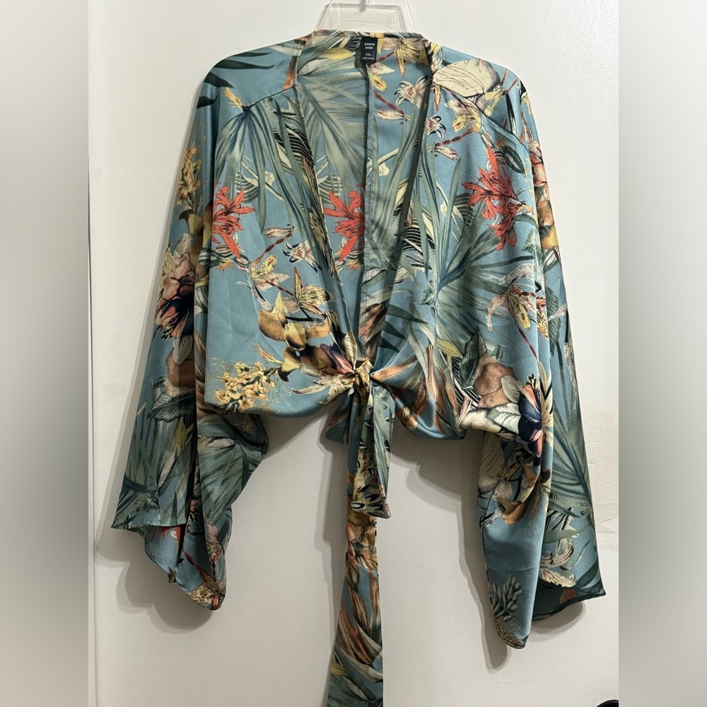 SHEIN| Tropical Tie Front Crop Top